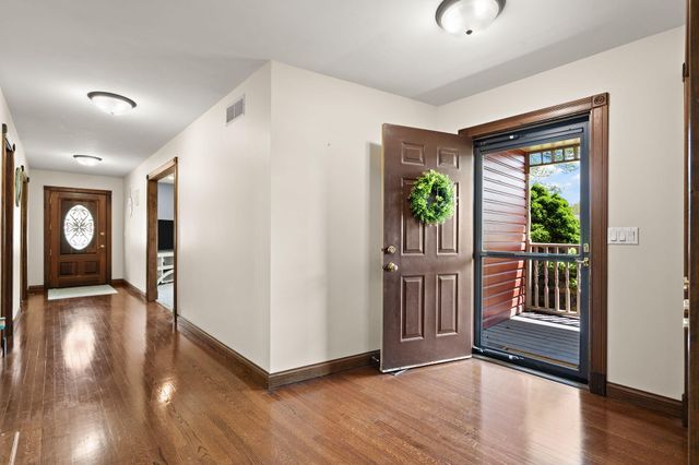 1062 Birch Trail Drive, Chesterton, IN 46304