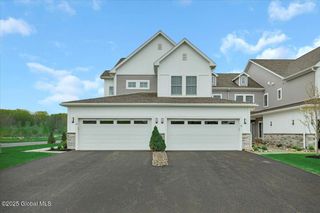 55 Wardley Circle, Colonie, NY 12047
