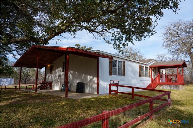 104 Longhorn Road, Stockdale, TX 78160