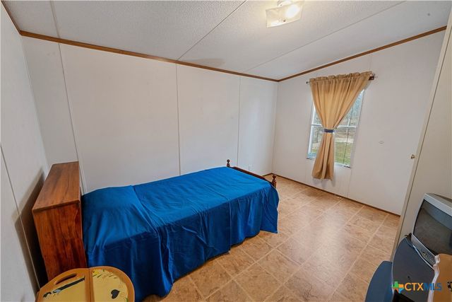 104 Longhorn Road, Stockdale, TX 78160