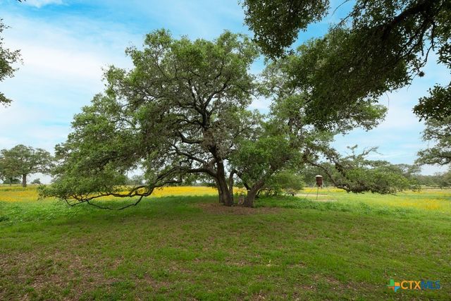 104 Longhorn Road, Stockdale, TX 78160