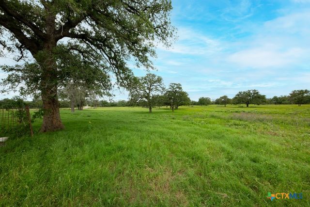 104 Longhorn Road, Stockdale, TX 78160