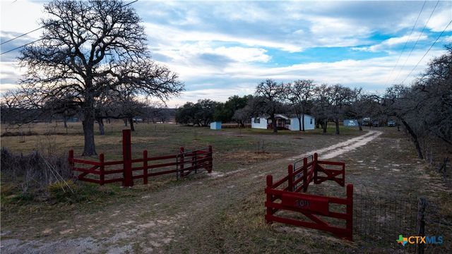 104 Longhorn Road, Stockdale, TX 78160