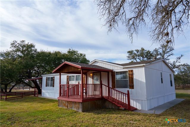 104 Longhorn Road, Stockdale, TX 78160