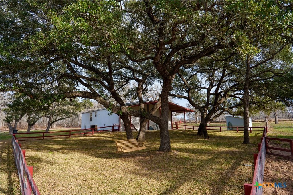 104 Longhorn Road, Stockdale, TX 78160