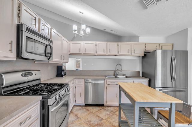 4026 Bentley Drive, Pearland, TX 77584