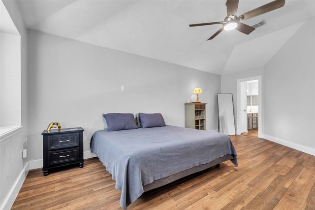 4026 Bentley Drive, Pearland, TX 77584