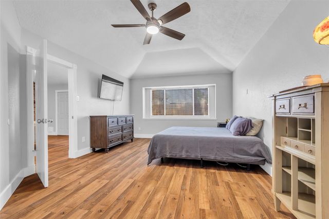 4026 Bentley Drive, Pearland, TX 77584