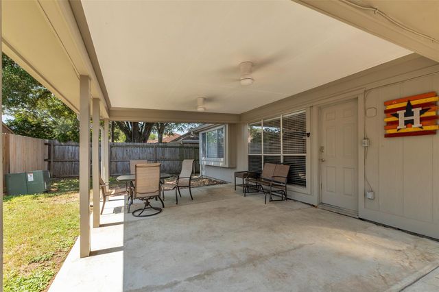 4026 Bentley Drive, Pearland, TX 77584