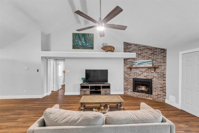 4026 Bentley Drive, Pearland, TX 77584