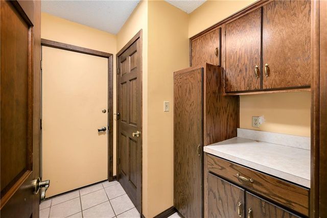 3431 Tudor Drive, Leavenworth, KS 66048