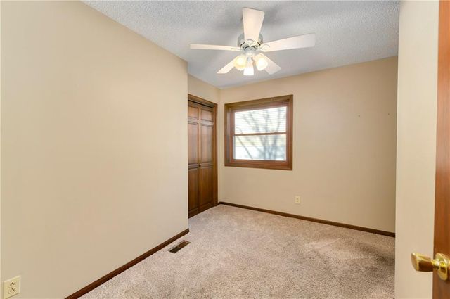 3431 Tudor Drive, Leavenworth, KS 66048