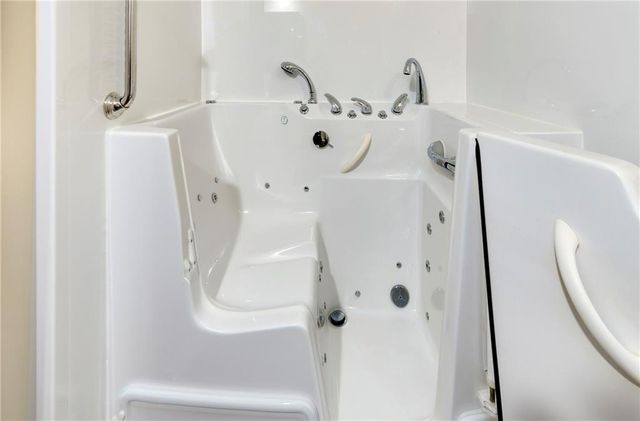 3431 Tudor Drive, Leavenworth, KS 66048