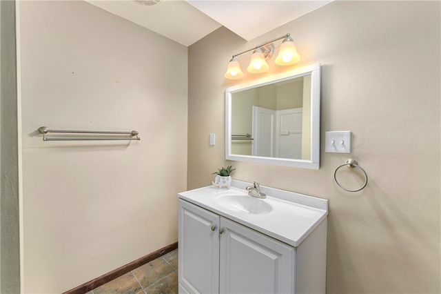 3431 Tudor Drive, Leavenworth, KS 66048