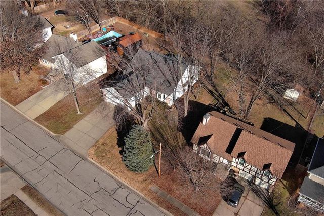 3431 Tudor Drive, Leavenworth, KS 66048