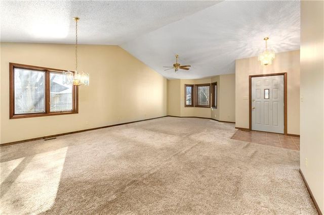 3431 Tudor Drive, Leavenworth, KS 66048