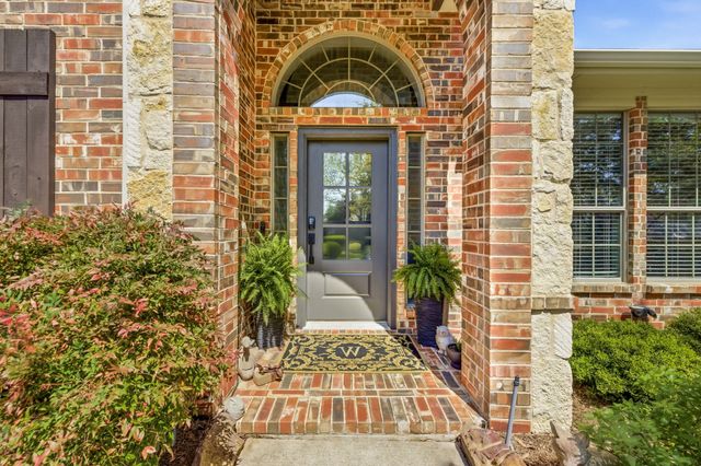 404 Fairway Bluff Drive, Wylie, TX 75098