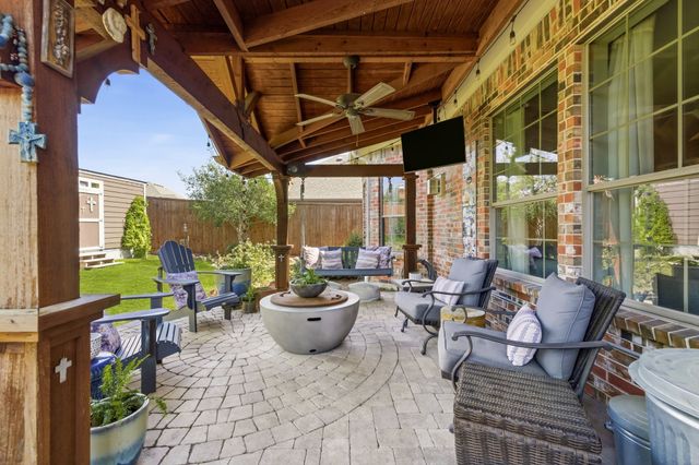 404 Fairway Bluff Drive, Wylie, TX 75098