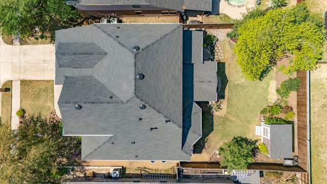 404 Fairway Bluff Drive, Wylie, TX 75098