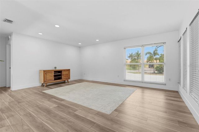 138 HOLLY AVENUE, Sarasota, FL 34243