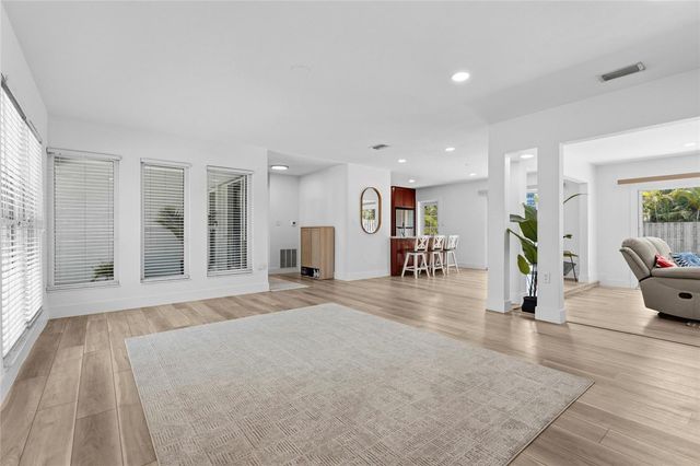 138 HOLLY AVENUE, Sarasota, FL 34243