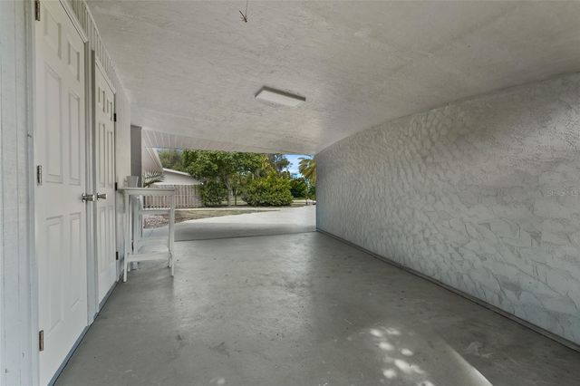 138 HOLLY AVENUE, Sarasota, FL 34243