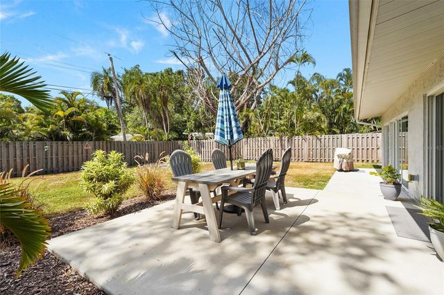 138 HOLLY AVENUE, Sarasota, FL 34243