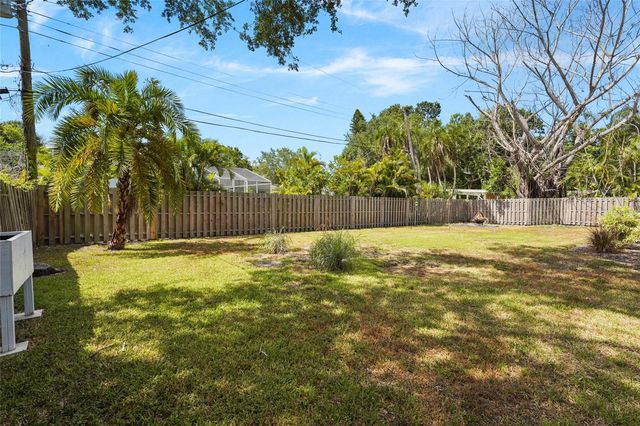 138 HOLLY AVENUE, Sarasota, FL 34243