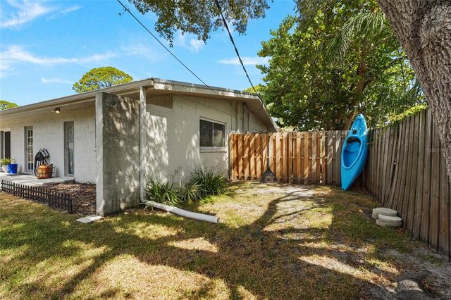 138 HOLLY AVENUE, Sarasota, FL 34243
