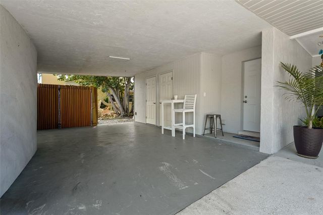 138 HOLLY AVENUE, Sarasota, FL 34243