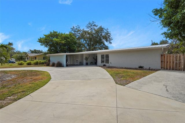 138 HOLLY AVENUE, Sarasota, FL 34243