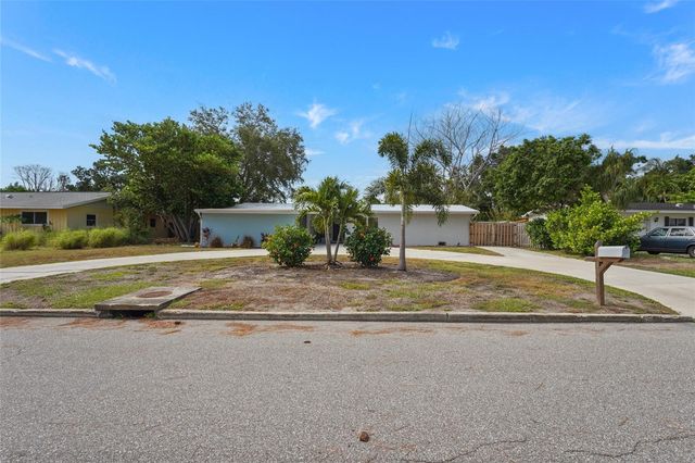 138 HOLLY AVENUE, Sarasota, FL 34243