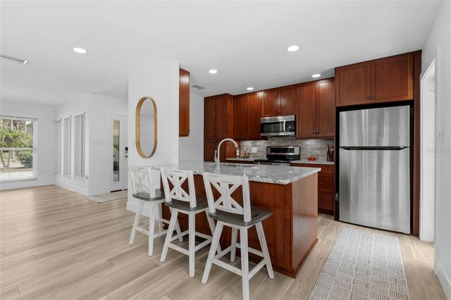 138 HOLLY AVENUE, Sarasota, FL 34243