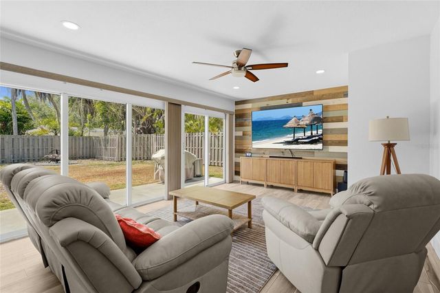 138 HOLLY AVENUE, Sarasota, FL 34243