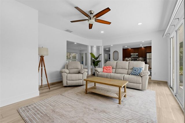 138 HOLLY AVENUE, Sarasota, FL 34243