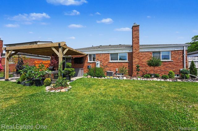 14120 Edison Drive, Warren, MI 48088