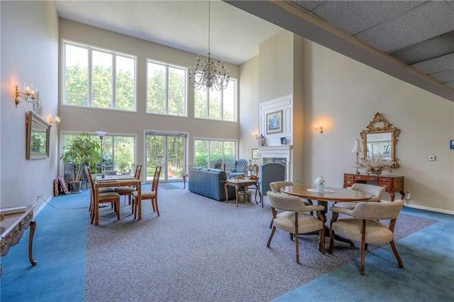 17800 E Bolger Road 147, Independence, MO 64055