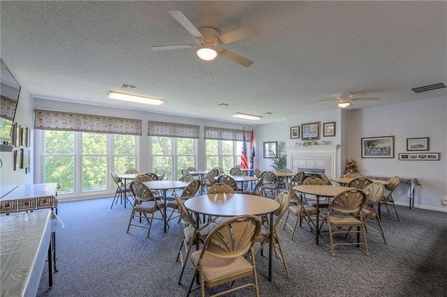 17800 E Bolger Road 147, Independence, MO 64055