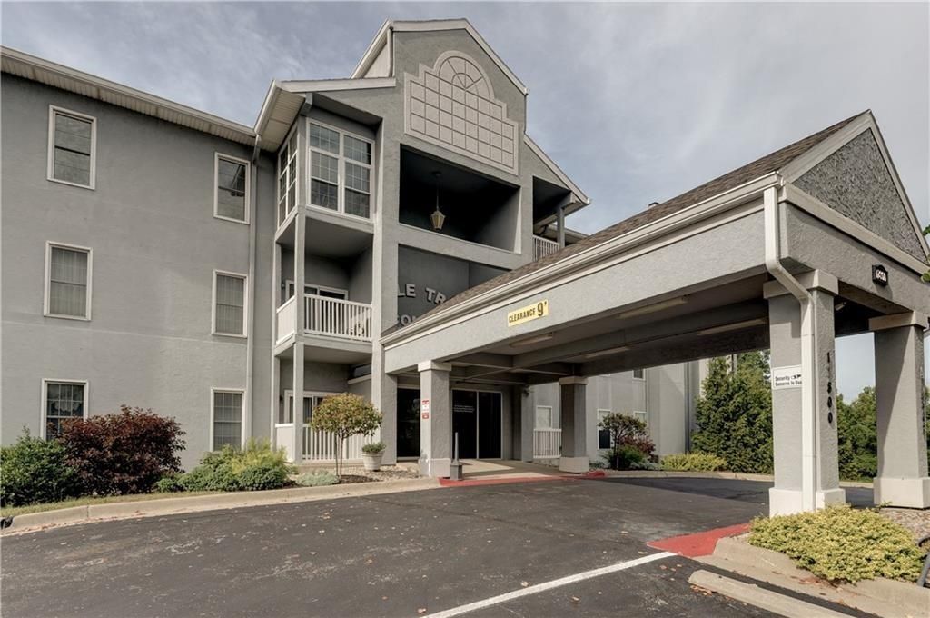 17800 E Bolger Road 147, Independence, MO 64055