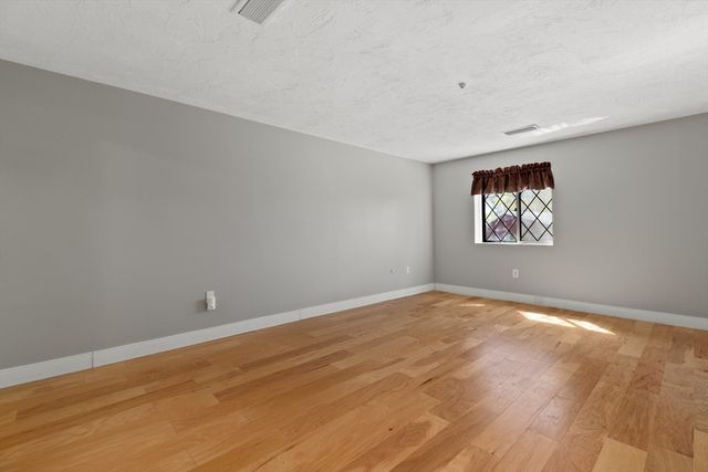 34 South St 202, Quincy, MA 02169
