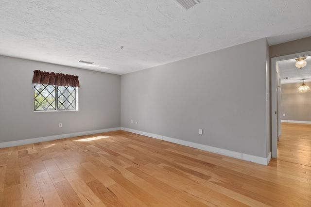 34 South St 202, Quincy, MA 02169