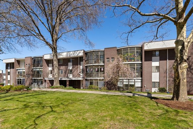 34 South St 202, Quincy, MA 02169