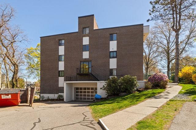 34 South St 202, Quincy, MA 02169