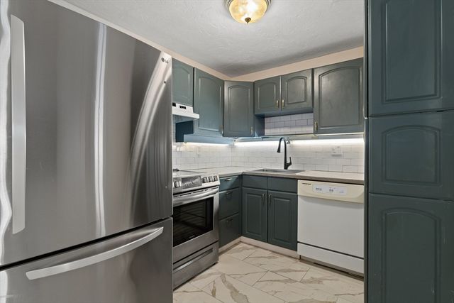 34 South St 202, Quincy, MA 02169