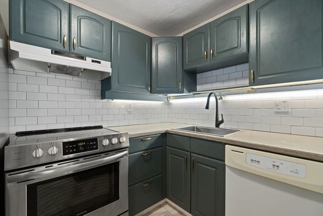 34 South St 202, Quincy, MA 02169
