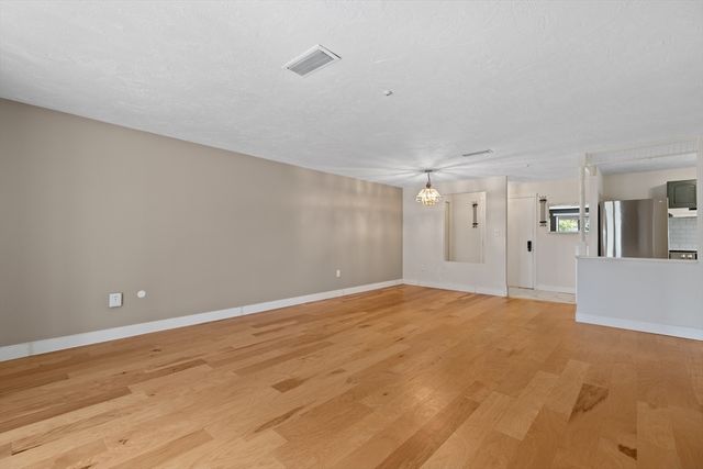 34 South St 202, Quincy, MA 02169