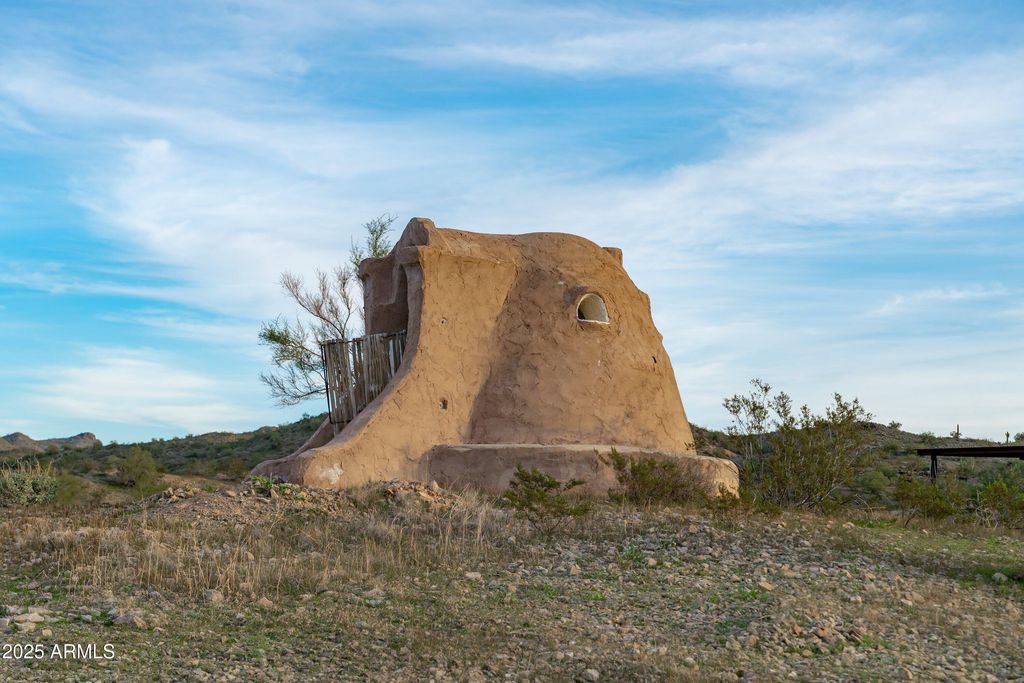 Image 75 of property listing at 69182 N Centennial Park Road, Salome, AZ 85348