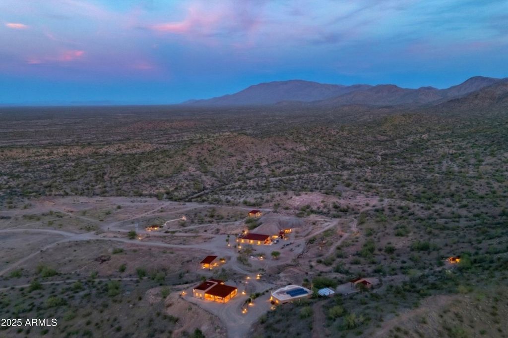 Image 8 of property listing at 69182 N Centennial Park Road, Salome, AZ 85348