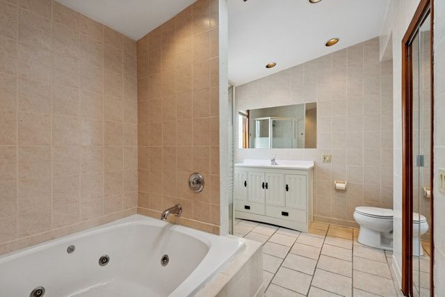 1811 Hartrey Avenue, Evanston, IL 60201