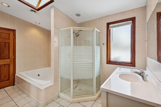 1811 Hartrey Avenue, Evanston, IL 60201